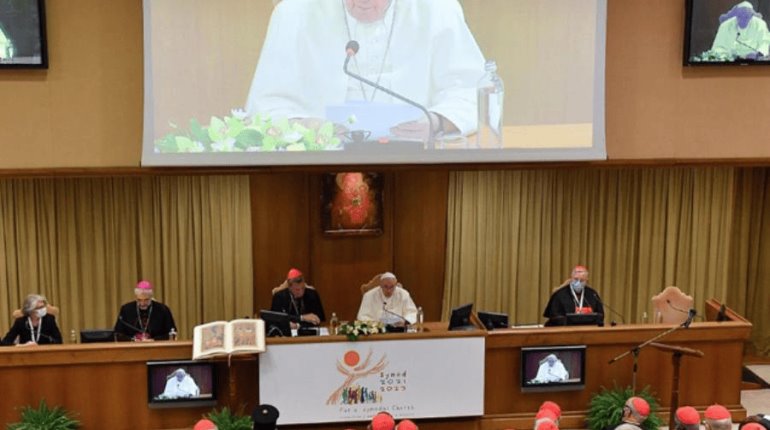 Sínodo busca recuperar la esencia de la Iglesia Católica: Padre Roberto Sánchez