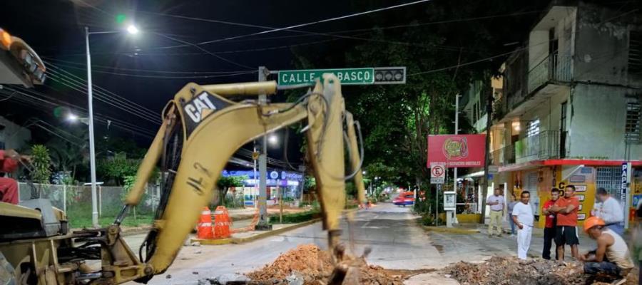 Por reparación de fuga de agua cierran cruce de Usumacinta con calle Tabasco