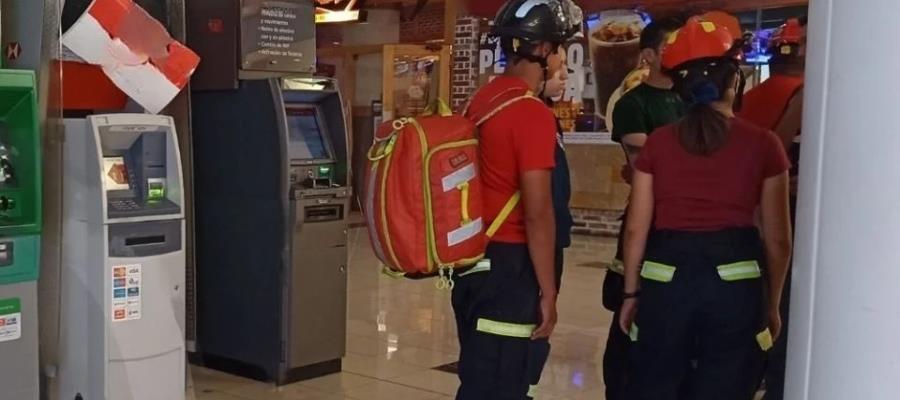 Niño cae de segundo piso en plaza comercial de Monterrey