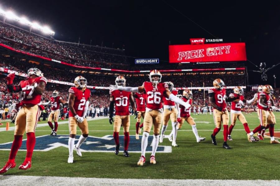 San Francisco sigue invicto en la actual temporada de la NFL al vencer 42-10 a Cowboys