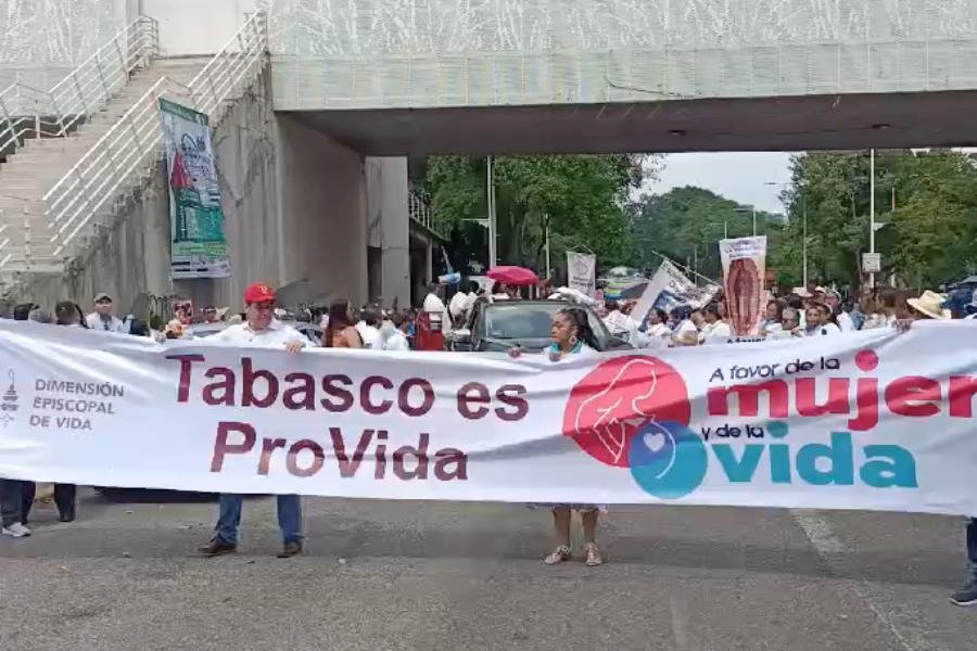 Realizan tercera caminata a favor de la mujer y la vida en Tabasco