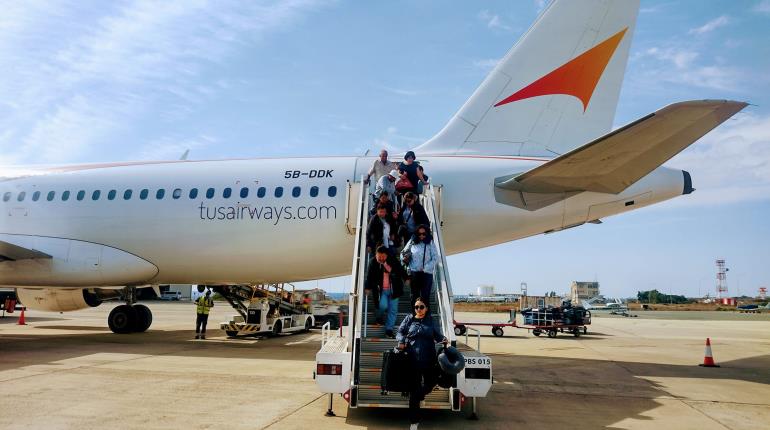 8 mexicanos salen de Israel tras quedar atrapados en aeropuerto luego de ataques con misiles