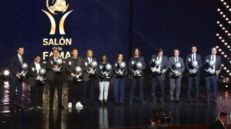 Realizan ceremonia para la clase 2023 del Salón de la Fama del Futbol Internacional