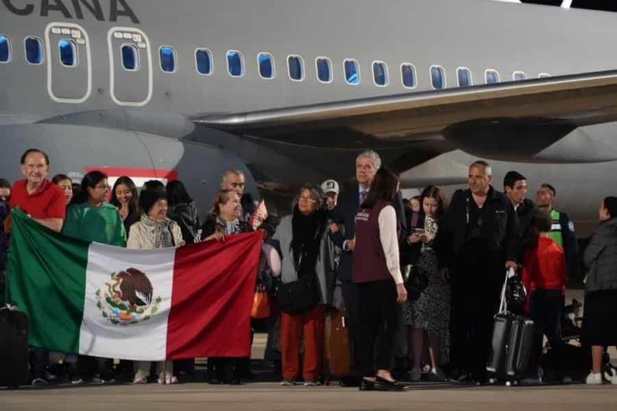 Arriban a México los dos aviones de la Sedena con los 287 connacionales rescatados de Israel