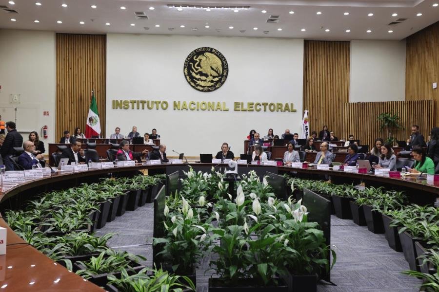 Aprueba INE nueva fecha de inicio de precampañas; empezarán el 20 de noviembre