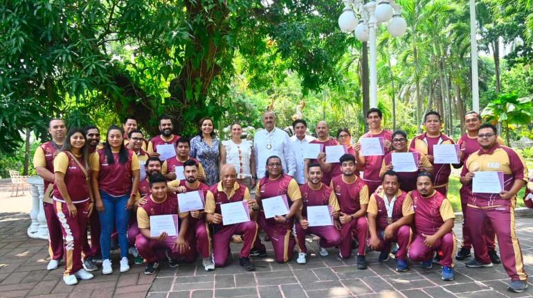 Entrega Gobernador Merino estímulos a tabasqueños medallistas en Nacionales CONADE