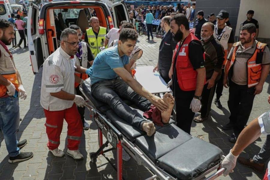 Cae bomba en hospital de Gaza, deja al menos 500 muertos