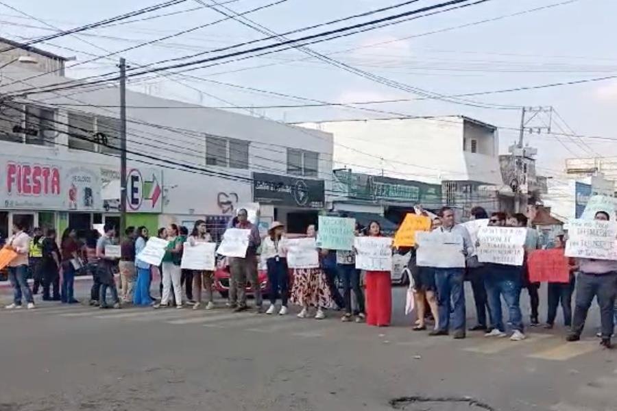 Bloquean Méndez trabajadores del Poder Judicial; preparan 2 marchas en Villahermosa