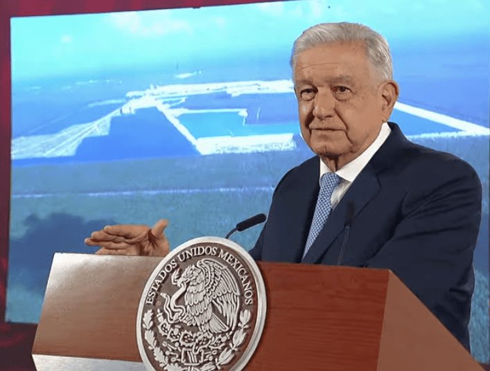 AMLO desea consuelo a familiares del exlíder petrolero, Romero Deschamps