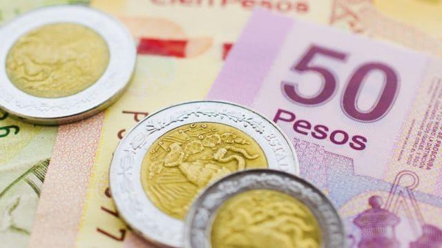 Se cotiza ´súper peso´ en 16.98 unidades por dólar