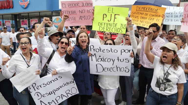 Convoy militar de 8 vehículos y 17 soldados acompaña a Xóchitl por Nayarit