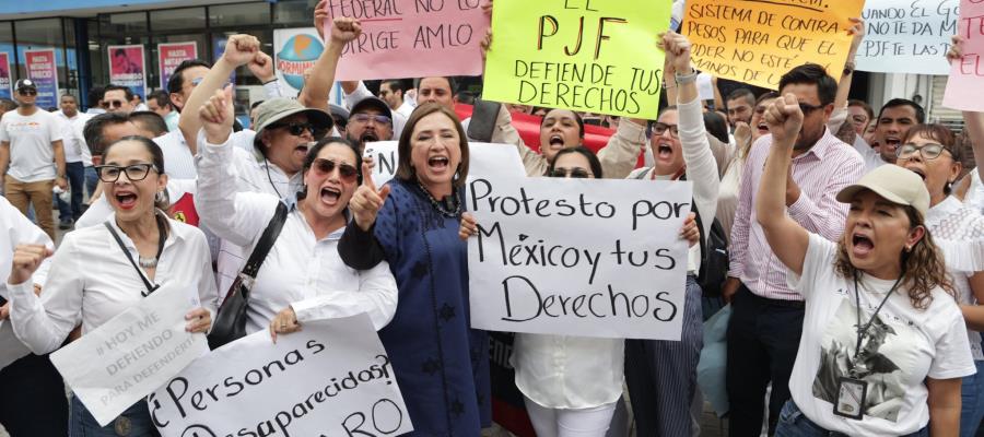 Convoy militar de 8 vehículos y 17 soldados acompaña a Xóchitl por Nayarit