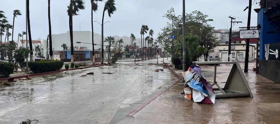 Norma como huracán categoría 1, se desplaza en tierra al sur de Todos Santos, Baja California Sur