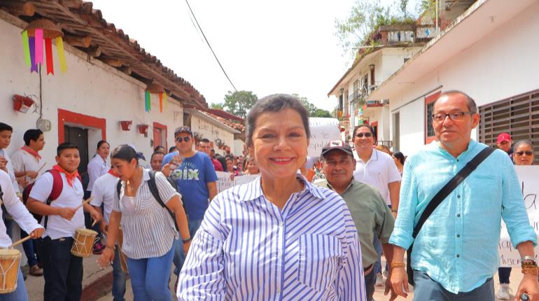 Recibe Yolanda Osuna llaves del Pueblo Mágico de Tapijulapa