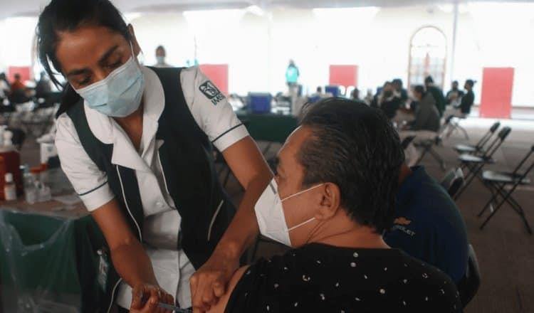 Llama obispo a tabasqueños a vacunarse contra COVID e influenza 