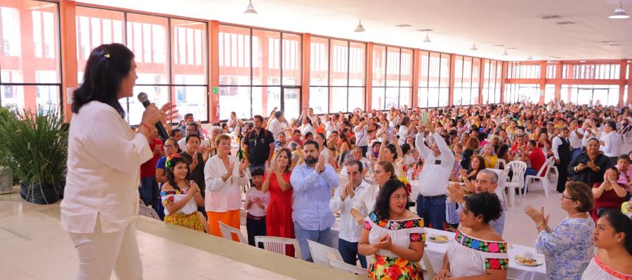 "Hoy es nuestro tiempo": Osuna durante encuentro con mujeres de Huimanguillo