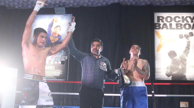 Jesús "Furia" Gómez noquea al veracruzano Héctor Rivera en función de box de Hangar Gym