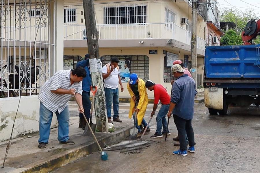 Desazolva SAS 5,356 metros en red de drenaje de 17 localidades