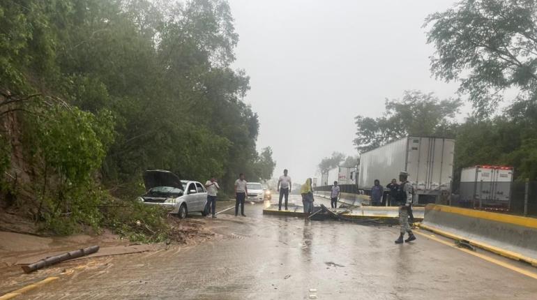 Otis deja devastación en Guerrero