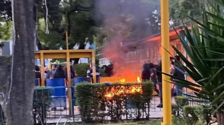 Expulsa UNAM a 9 estudiantes por actos vandálicos en CCH Azcapotzalco