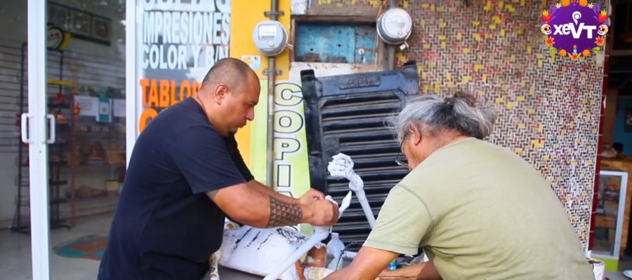 Crean catrina monumental con desechos, este viernes será inaugurada en Zona Luz