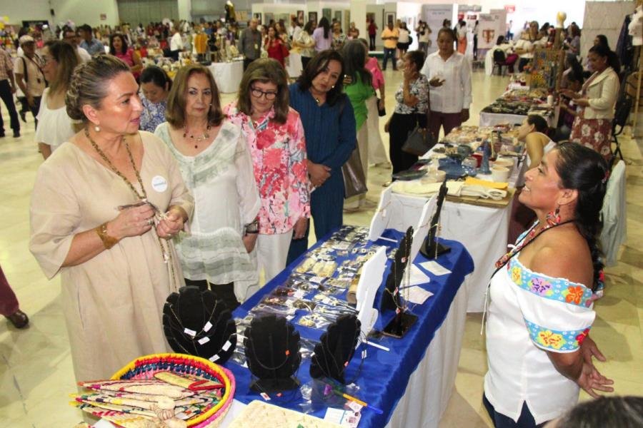 Inaugura presidenta del DIF Tabasco Expo Mujer Emprende