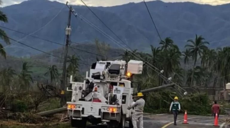 Reporta Telmex el restablecimiento total de servicios en Acapulco, tras el paso de huracán Otis