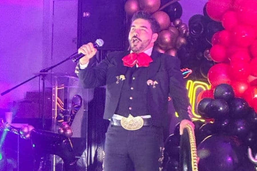 Tabasqueño gana concurso de canto nacional del sindicato del Seguro Social