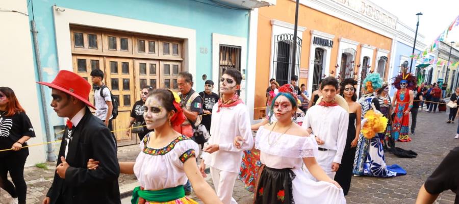 Con una pasarela de catrinas, arrancó el festival "Celebrando la Eternidad 2023" en Barrio Mágico