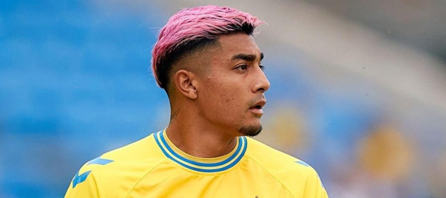 Julián Araujo y Las Palmas vencen al Almería de César Montes