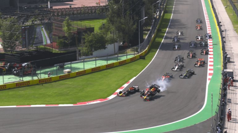 ¡Mi primera chamba! Checo abandona GP de México al chocar en primera vuelta con Leclerc