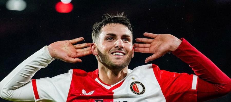 Santi Giménez aclara que rumores de su salida del Feyenoord son falsos