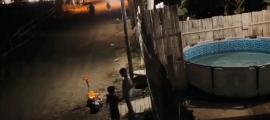 Secuestra a niño en Ecuador mientras jugaba en la calle