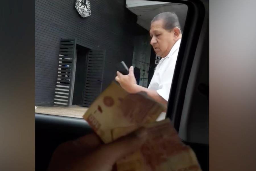 Denuncia a taxista de Villahermosa por romperle billete