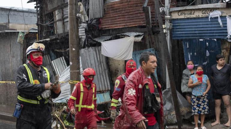 Tormenta Tropical "Pilar" deja 2 muertos en El Salvador