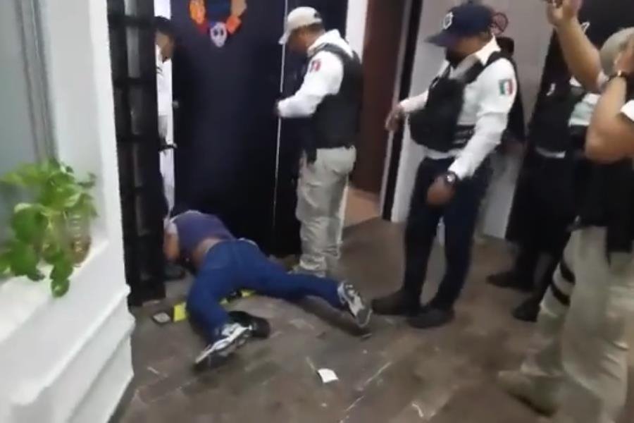 20 detenidos deja zafarrancho en Congreso de Campeche entre diputados de Morena