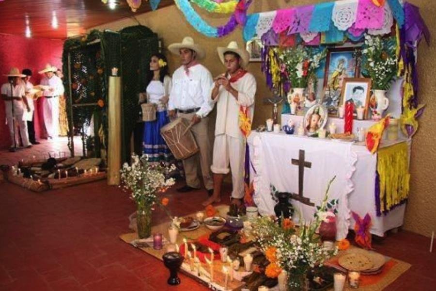 Llama Cantón a familias tabasqueñas a disfrutar del arte y la tradición del Día de Muertos