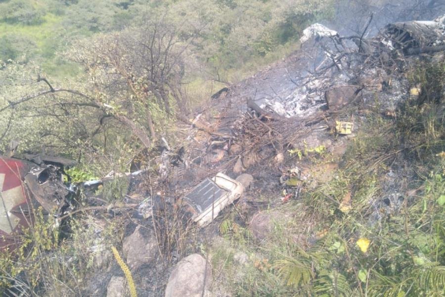 Mueren 4 personas por desplome de ambulancia aérea en Morelos