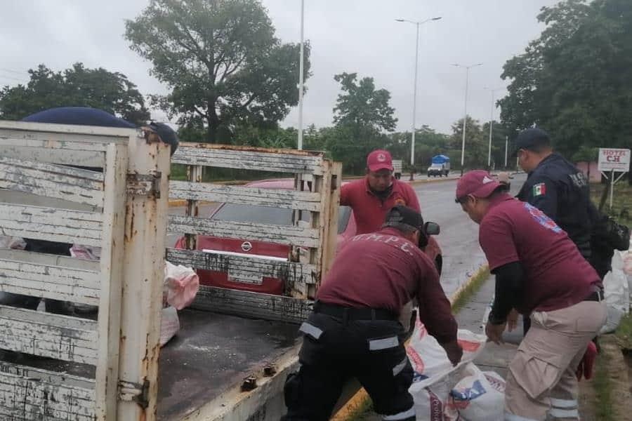 Anegaciones y deslaves en carreteras dejaron lluvias del frente frío 8 en Huimanguillo