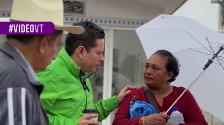 Con pan y café recibieron a visitantes en Panteón de Cunduacán