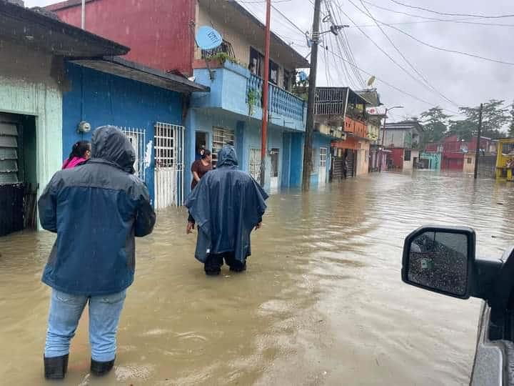 Más de 20 comunidades de Tacotalpa con inundaciones o deslaves; Tapijulapa está controlado: Ricki Arcos