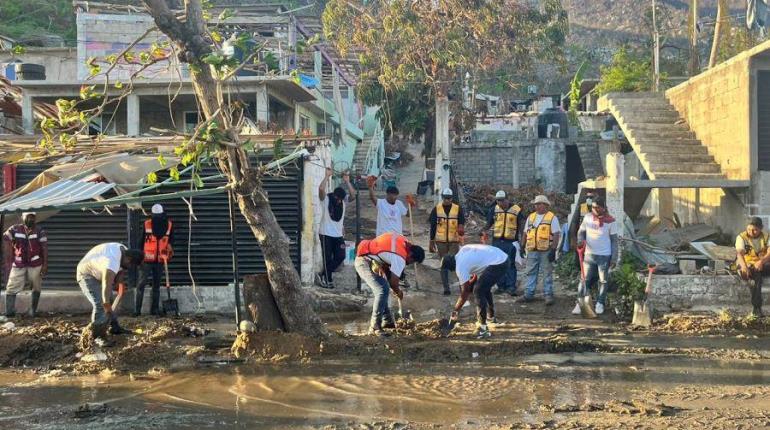 Continúa reanudación de clases en Acapulco y Coyuca de Benítez tras paso de Otis