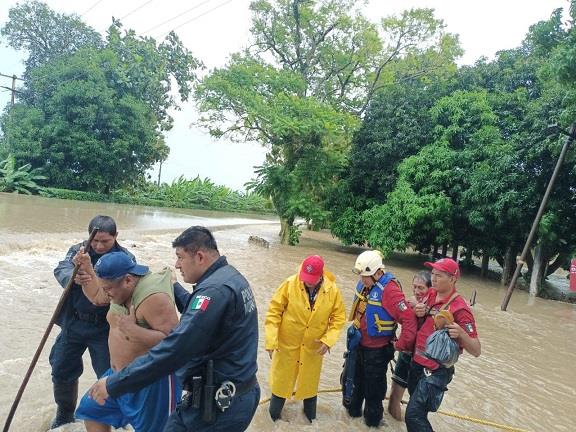 Estructurista supervisará afectaciones de casas en Tacotalpa tras Frente Frío 8