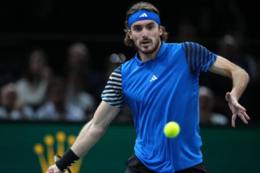 Stefanos Tsitsipas en duda para en las Finales ATP por molestias en la espalda