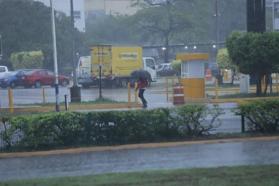 Lluvias menores con intervalos de chubascos se esperan para este sábado