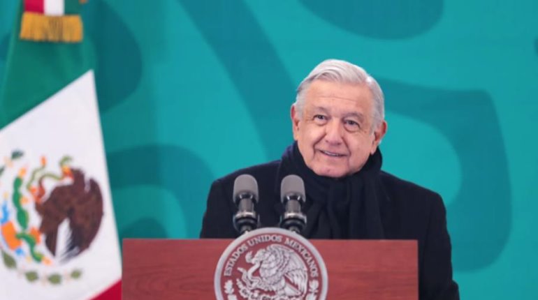 Cumple AMLO 70 años de edad, recibe felicitaciones de su familia y gabinete