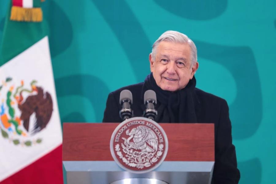 Cumple AMLO 70 años de edad, recibe felicitaciones de su familia y gabinete