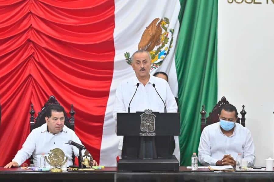 Entre muestras de apoyo y críticas, formalizan entrega del 5to Informe de Gobierno en Tabasco