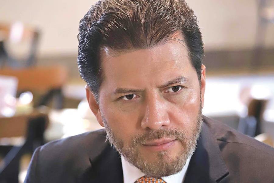 Renuncia Víctor Hugo Lobo al PRD