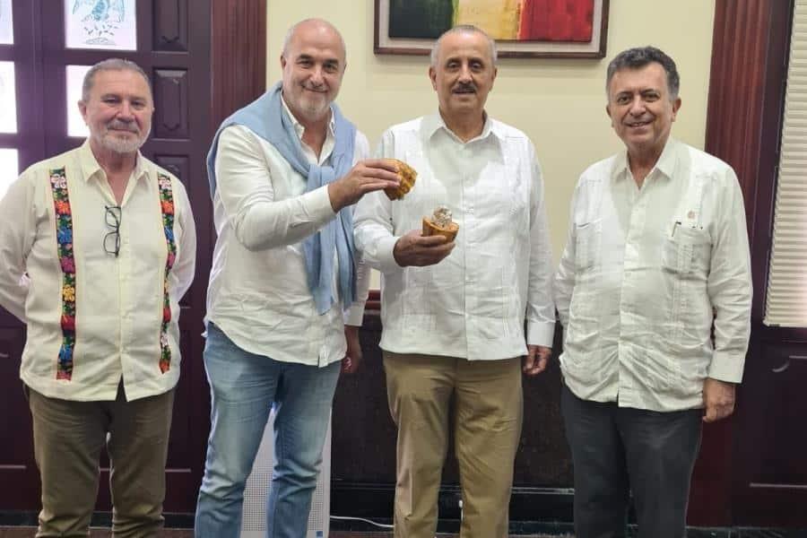 Se reúne Gobernador Merino con presidente de Eurochocolate de Perugia, Italia